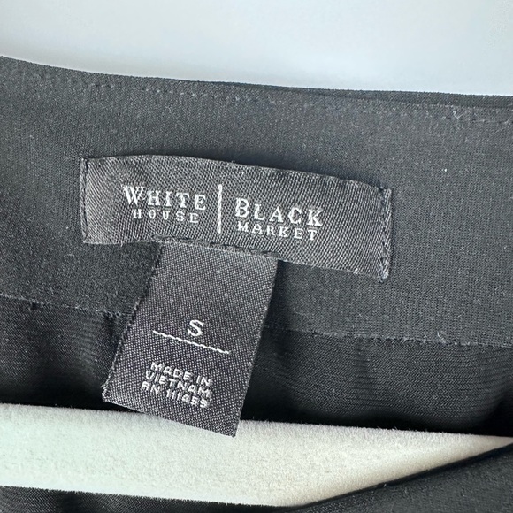 White House Black Market Floral Top - Picture 2 of 3